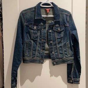 Cropped denim jacket